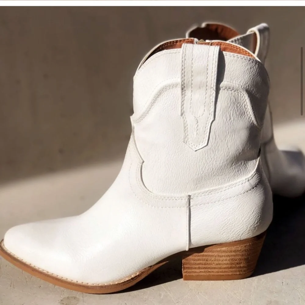 White Faux Leather Ankle Booties Distressed Block Heel Womens Size 11 Boots - Picture 8 of 12